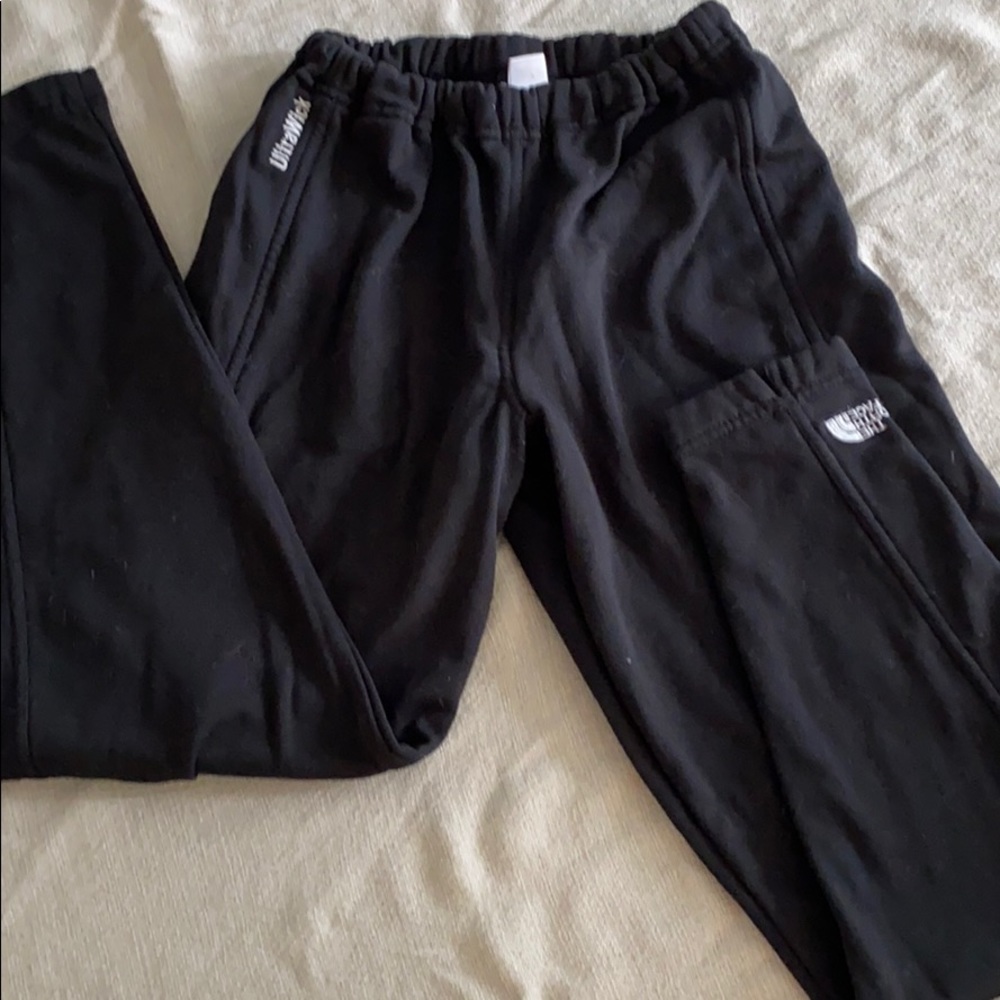 Black north face joggers